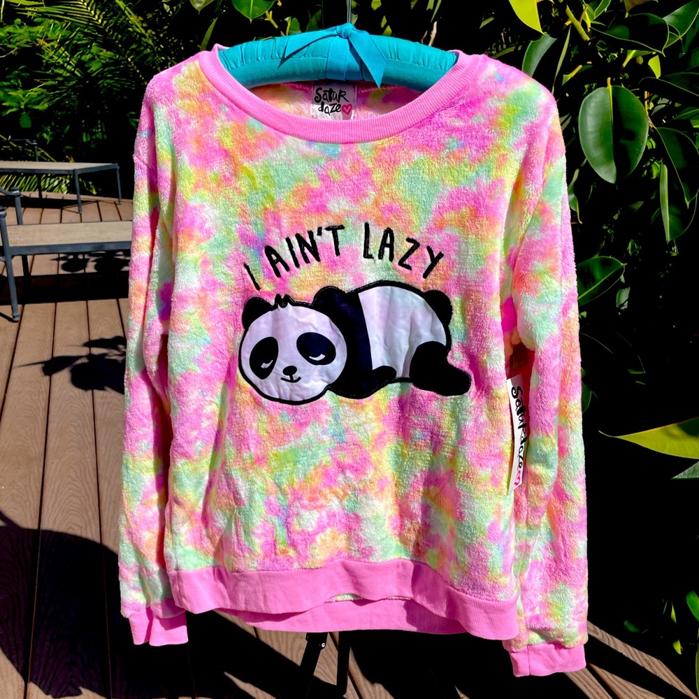 Saturdaze cozy pull over fuzzy top, colorful design size XL. NWT